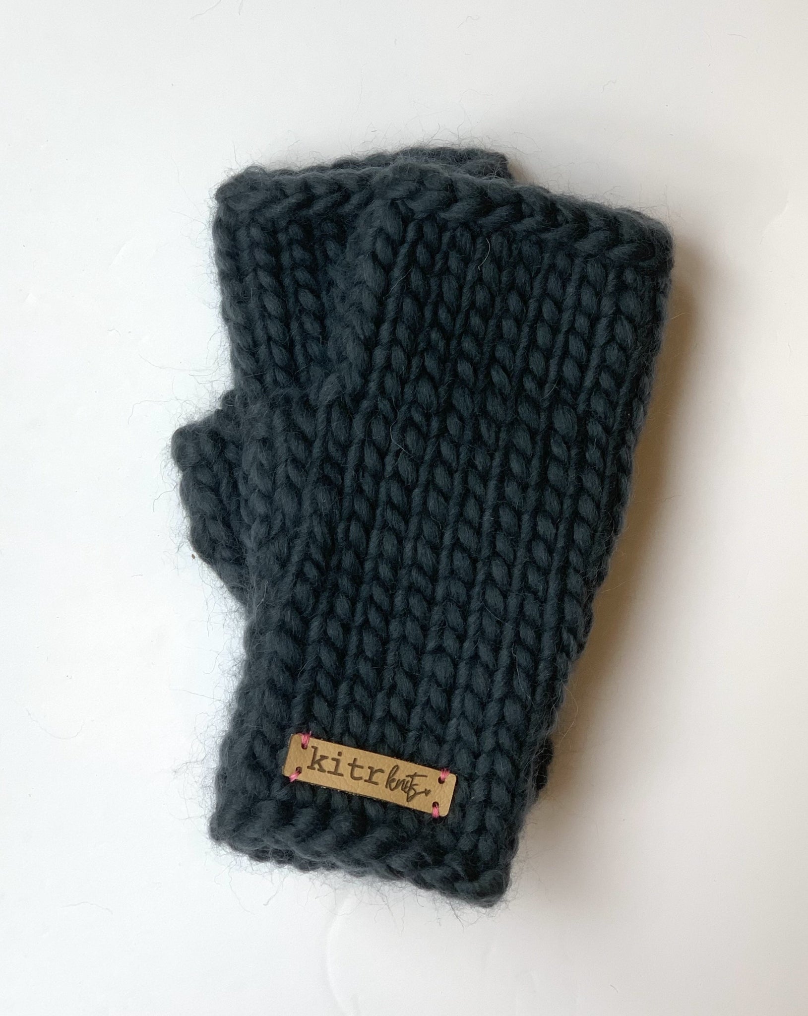 The Kitr Mitts: Eagle Grey