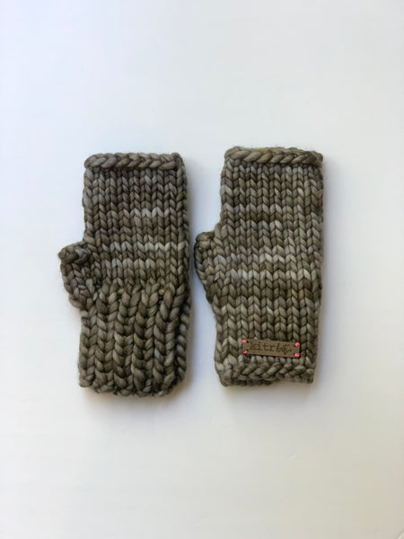 The Kitr Mitts: Pebble Grey