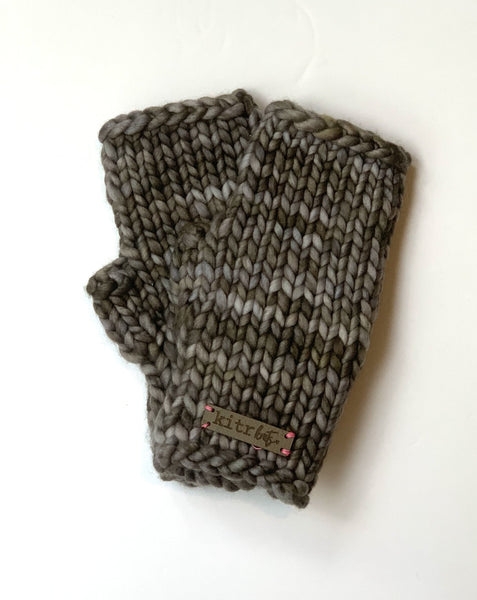 The Kitr Mitts: Pebble Grey