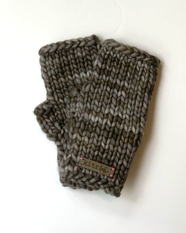 The Kitr Mitts: Pebble Grey